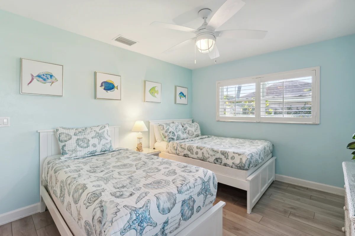 Bedroom 3 image 1