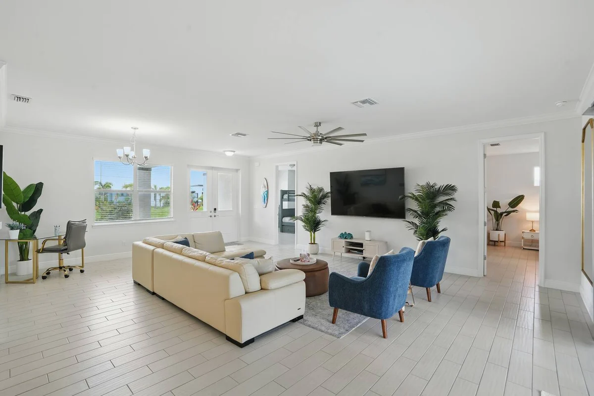 Home in Cape Coral property photo 2