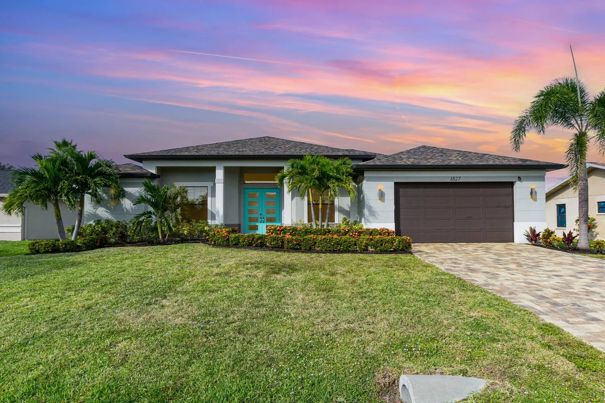 Home in Cape Coral property photo 2