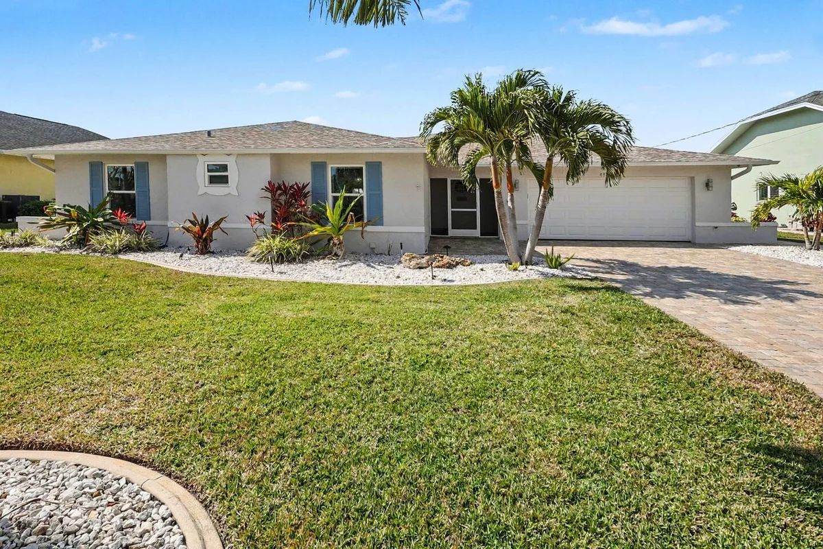 Home in Cape Coral property photo 2