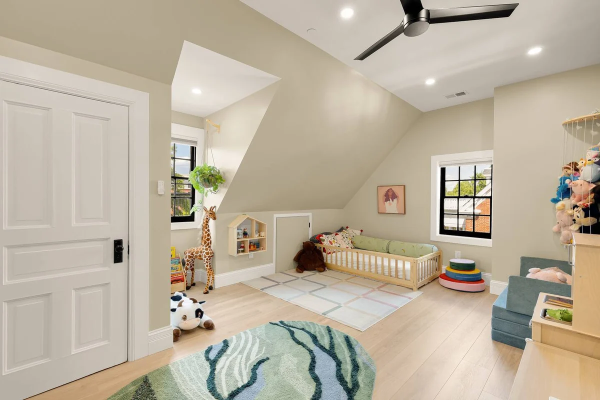 Home in Washington property photo 3