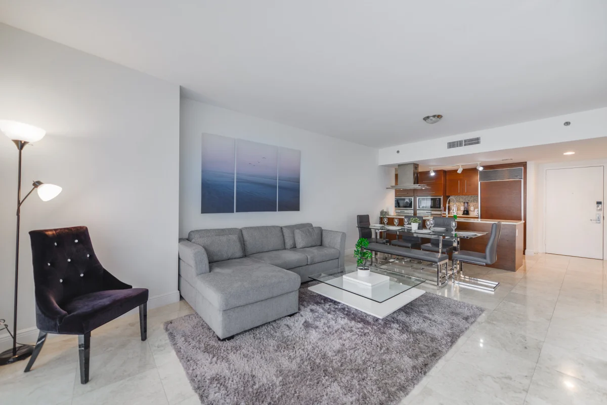 Home in Miami property photo 4