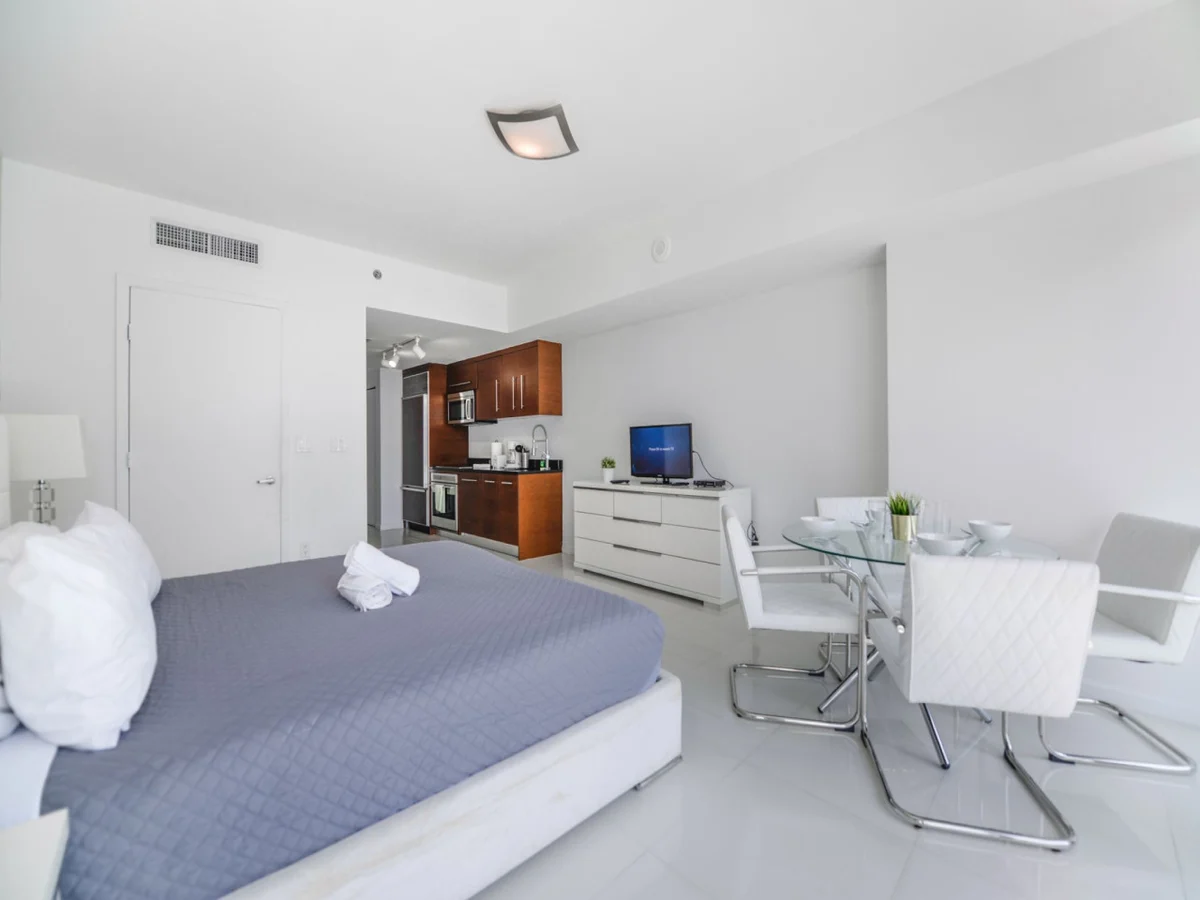 Home in Miami property photo 3