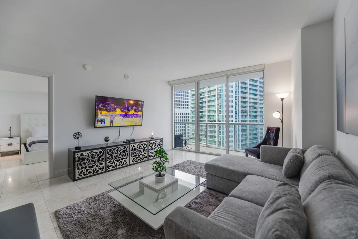 Home in Miami property photo 2