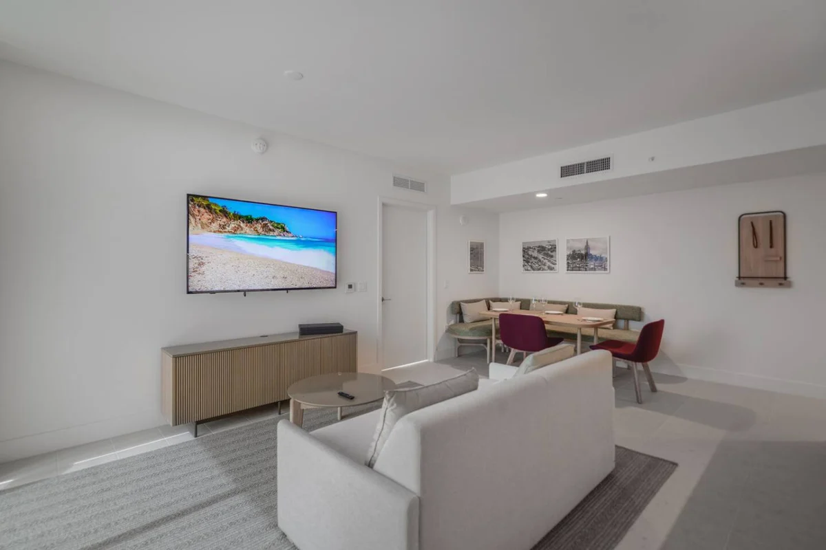Home in Miami property photo 4