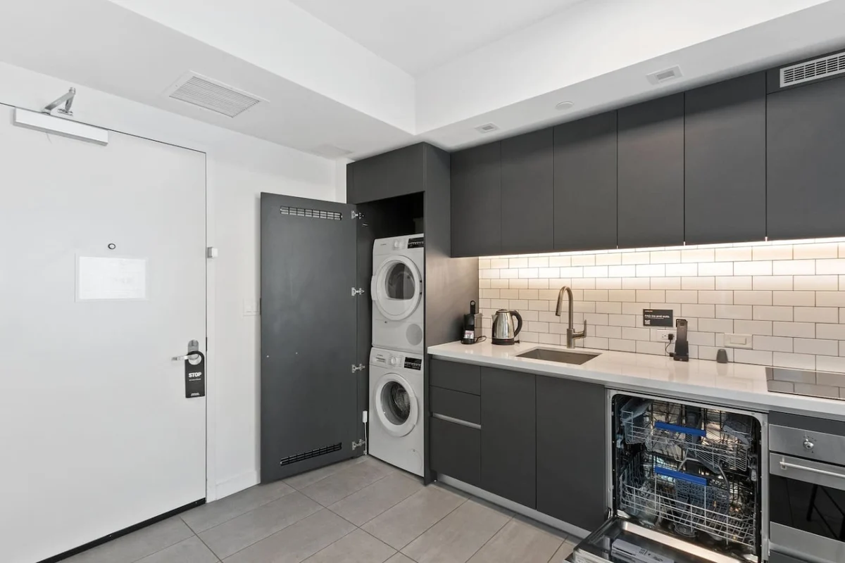 Home in Miami property photo 4