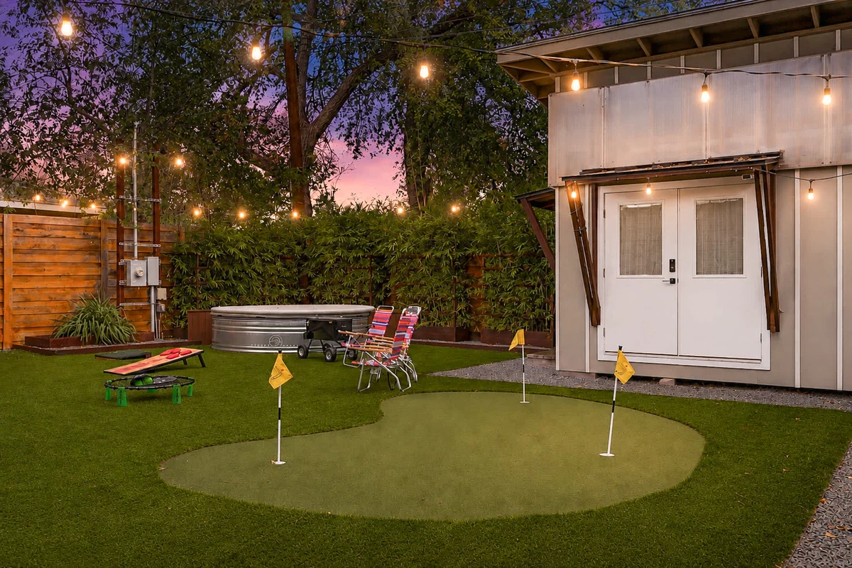 Cowboy Pool, Putting Green - Mins to Downtown #7