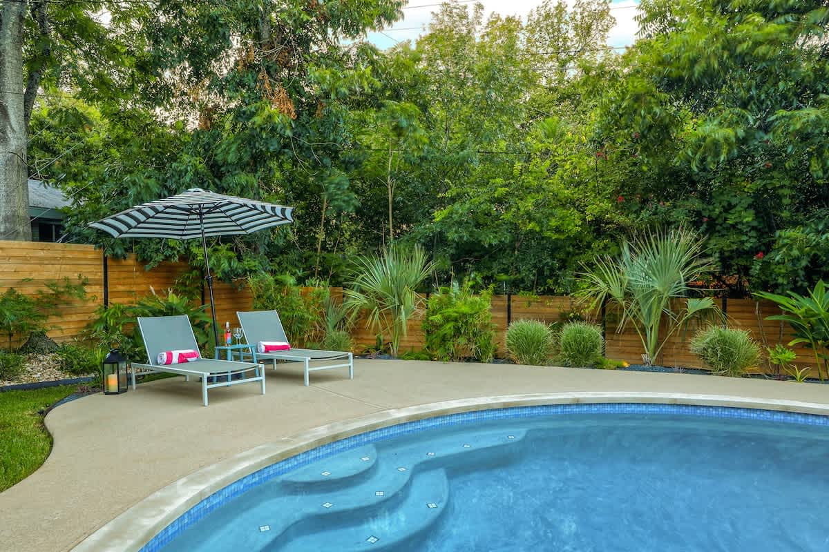 Pool, 2 Miles to Downtown | Bachelorette Favorite #42