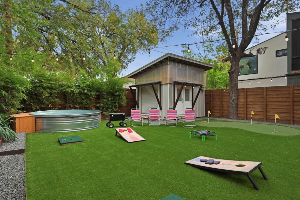 Cowboy Pool, Putting Green - Mins to Downtown #31