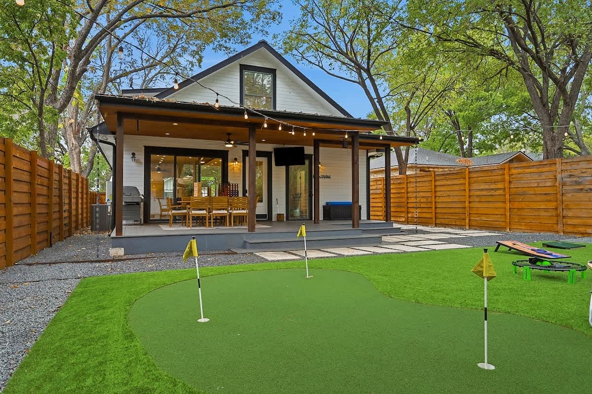 Cowboy Pool, Putting Green - Mins to Downtown #30
