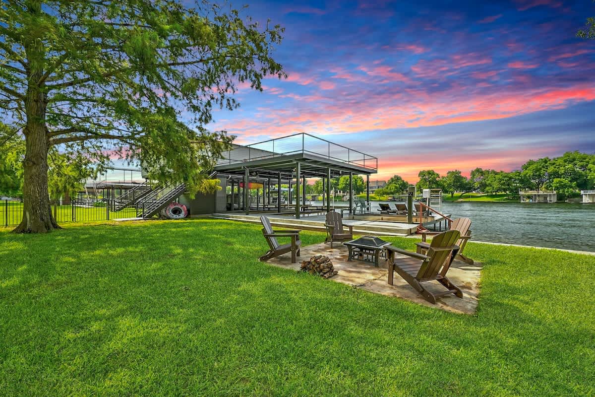 Sleeps 15 | Waterfront Fire Pit, Dock | Lake LBJ #7