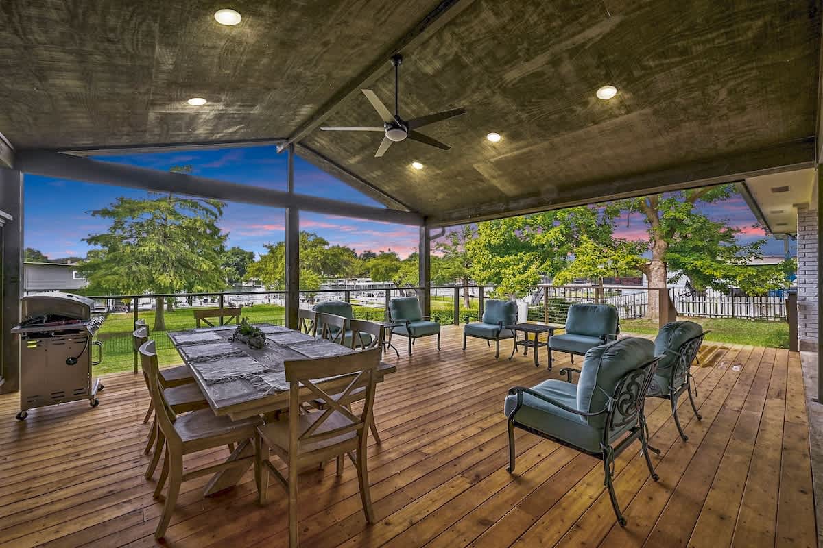Sleeps 15 | Waterfront Fire Pit, Dock | Lake LBJ #31