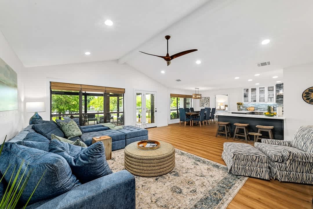 Sleeps 15 | Waterfront Fire Pit, Dock | Lake LBJ