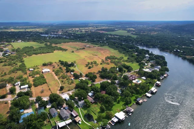 Sleeps 15 | Waterfront Fire Pit, Dock | Lake LBJ #50