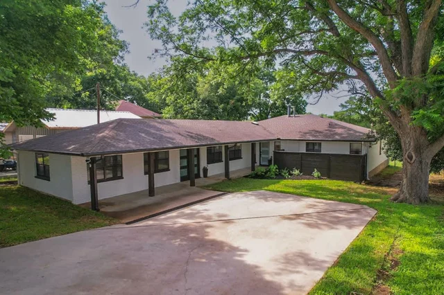 Sleeps 15 | Waterfront Fire Pit, Dock | Lake LBJ #48