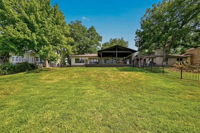 Sleeps 15 | Waterfront Fire Pit, Dock | Lake LBJ #43