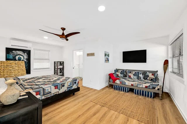 Sleeps 15 | Waterfront Fire Pit, Dock | Lake LBJ #25