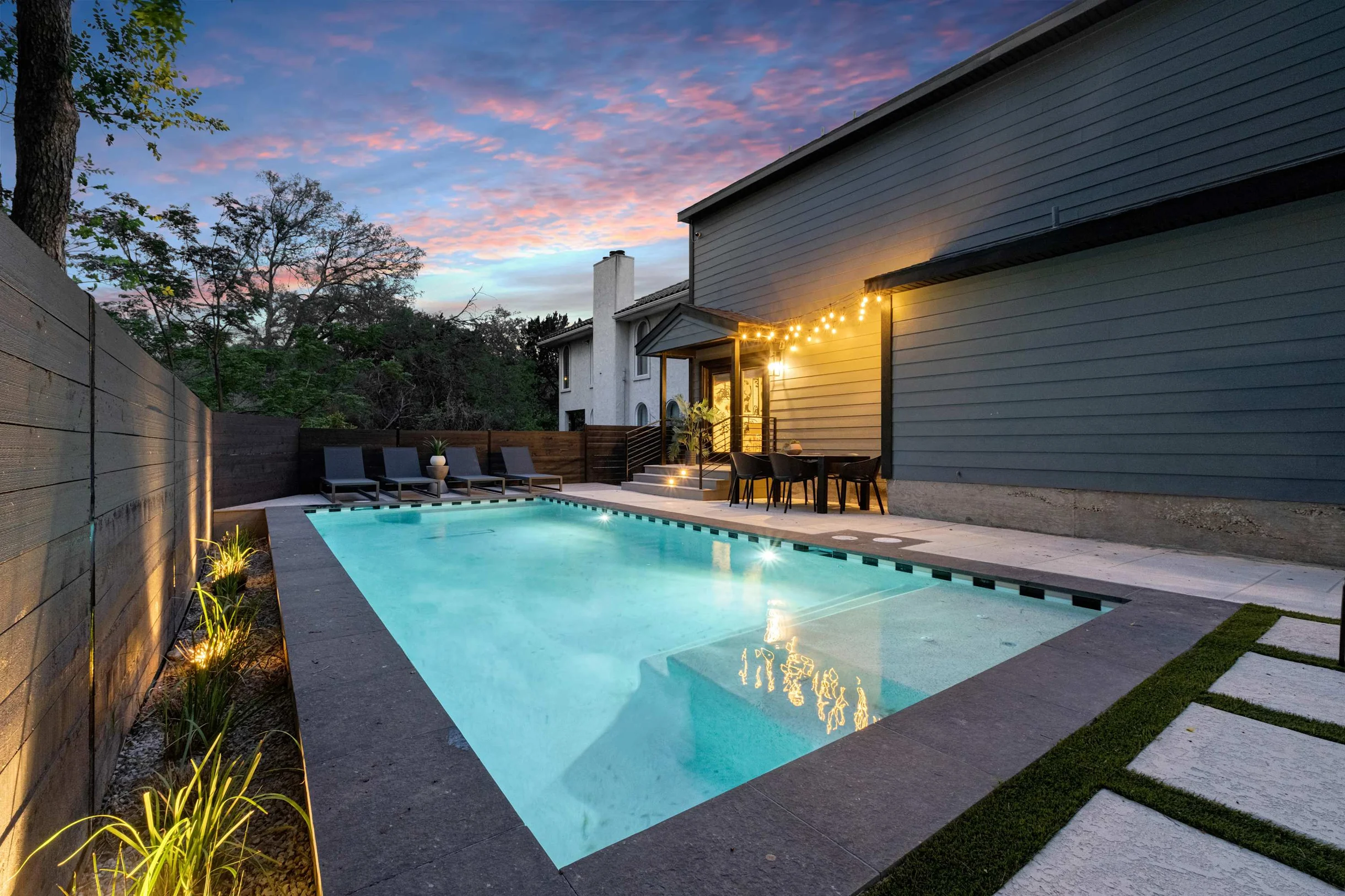 Designer Duplex - Pool, Fire Pit, Backyard Oasis #37