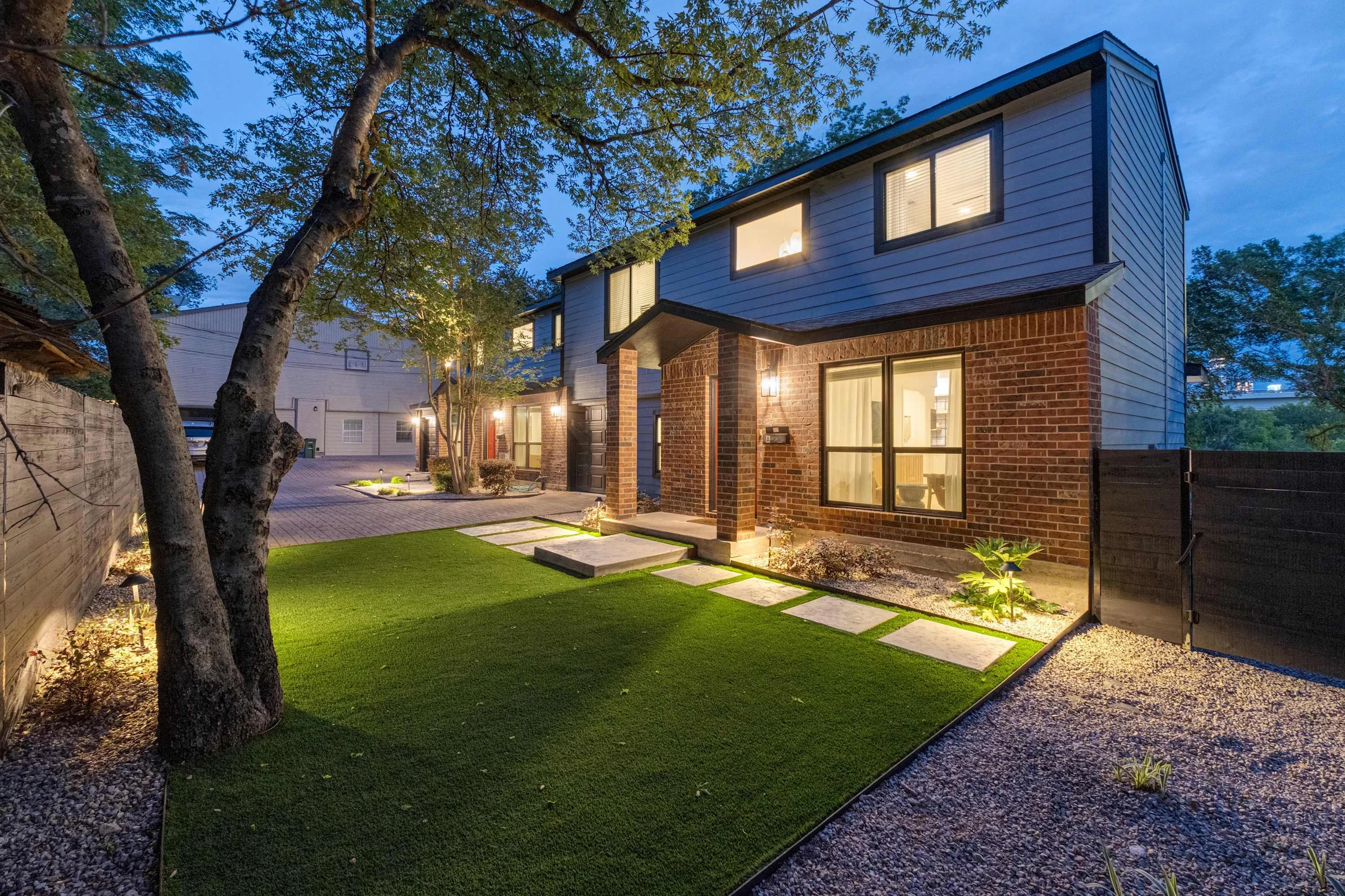 Designer Duplex - Pool, Fire Pit, Backyard Oasis #38