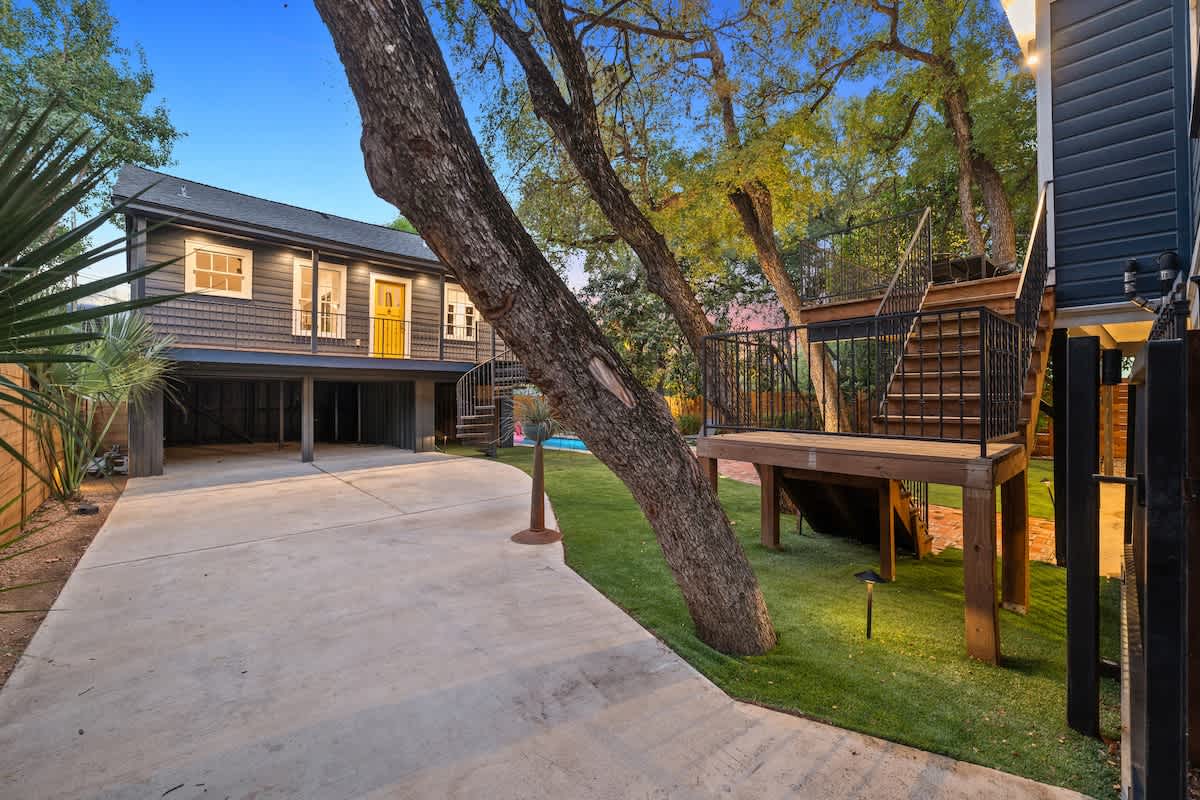 Historic Estate | Sleeps 20 | Pool, Guest House #46