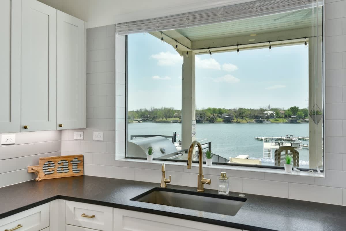 Lake LBJ Waterfront - Pool, Hot Tub, Dock #26
