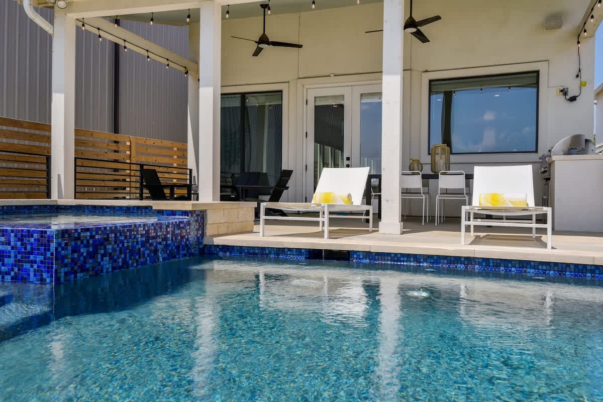 Lake LBJ Waterfront - Pool, Hot Tub, Dock #35