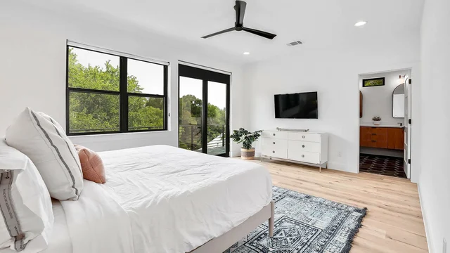 Bedroom 4 image 1