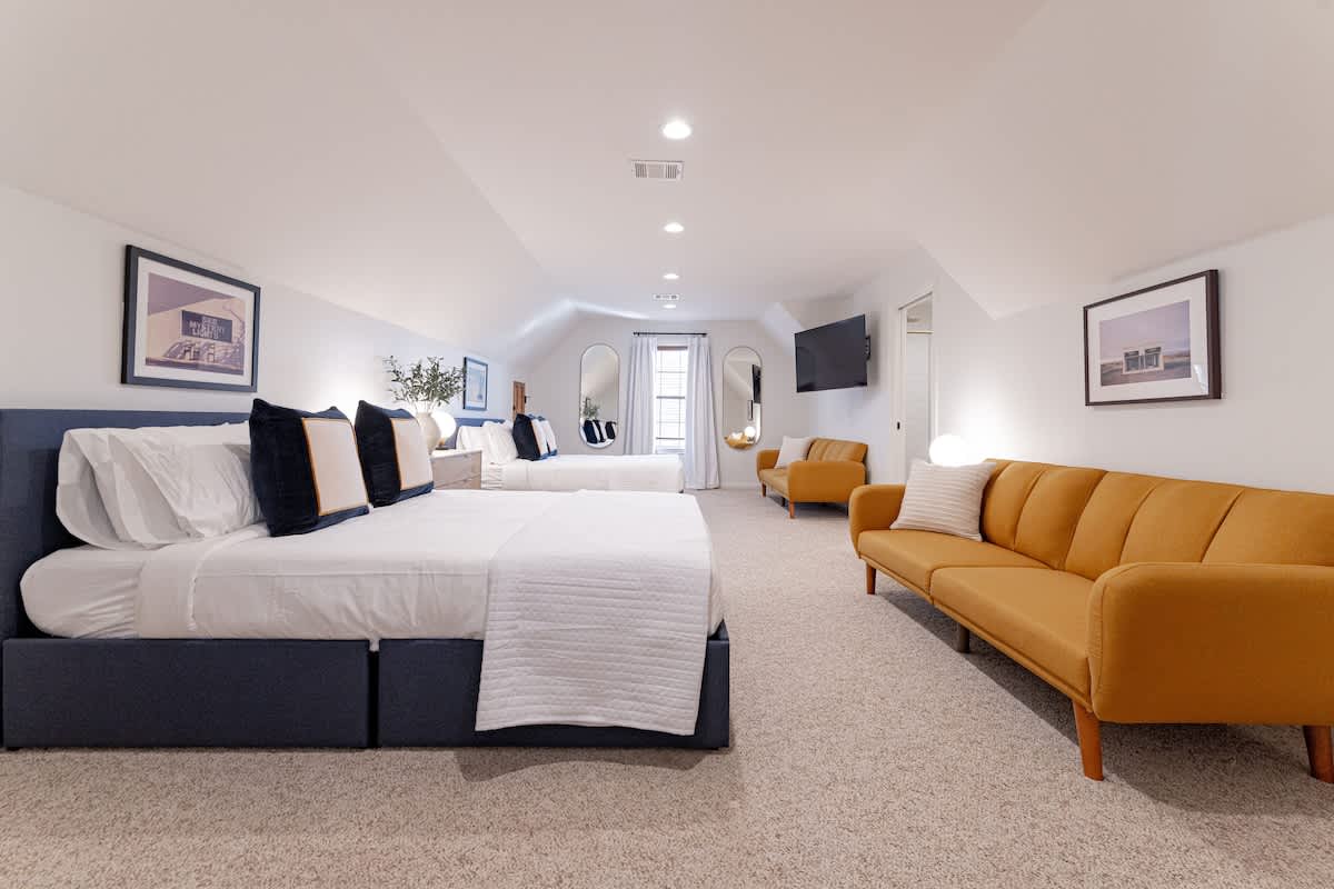 Sleeps 20 | Pool, Game Room, Luxury Estate #53