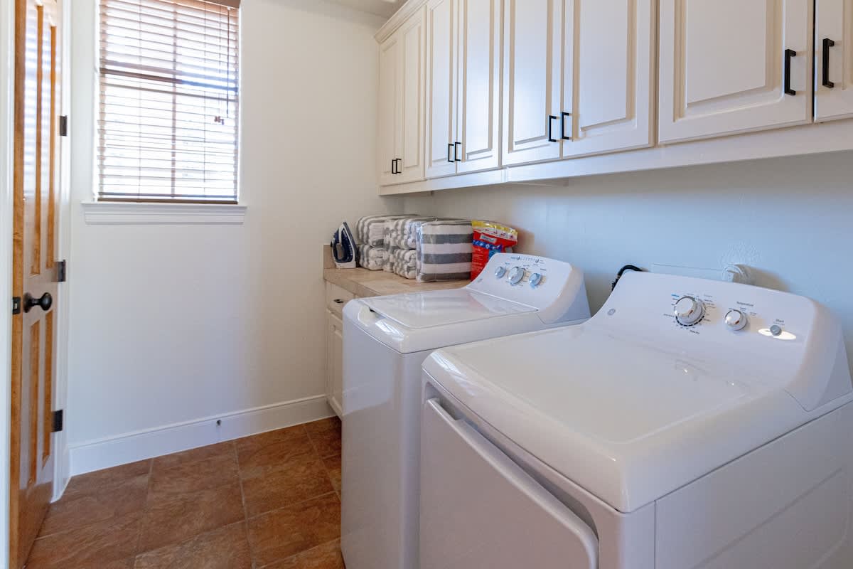 Sleeps 20 | Pool, Game Room, Luxury Estate #25