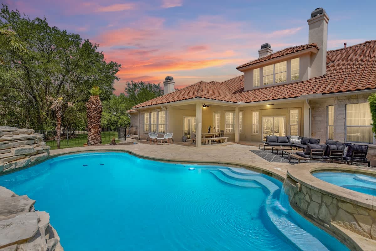 Sleeps 19 | Pool, Game Room | Lake Travis Estate #14