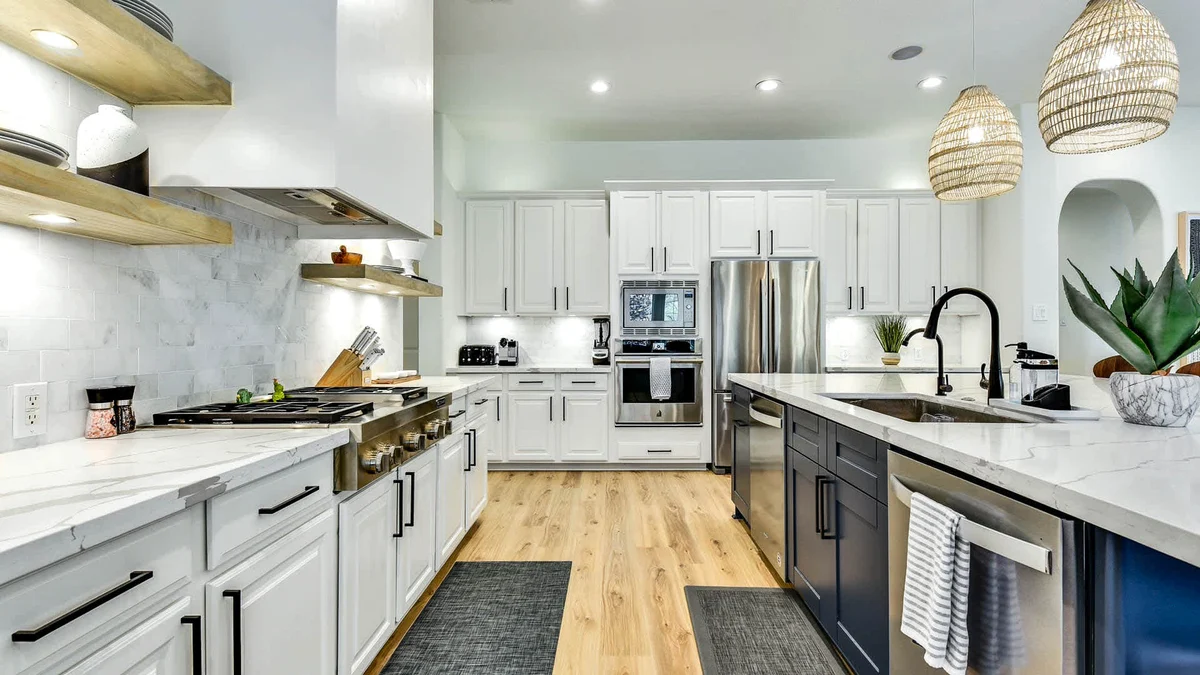 Sleeps 19 | Pool, Game Room | Lake Travis Estate #38
