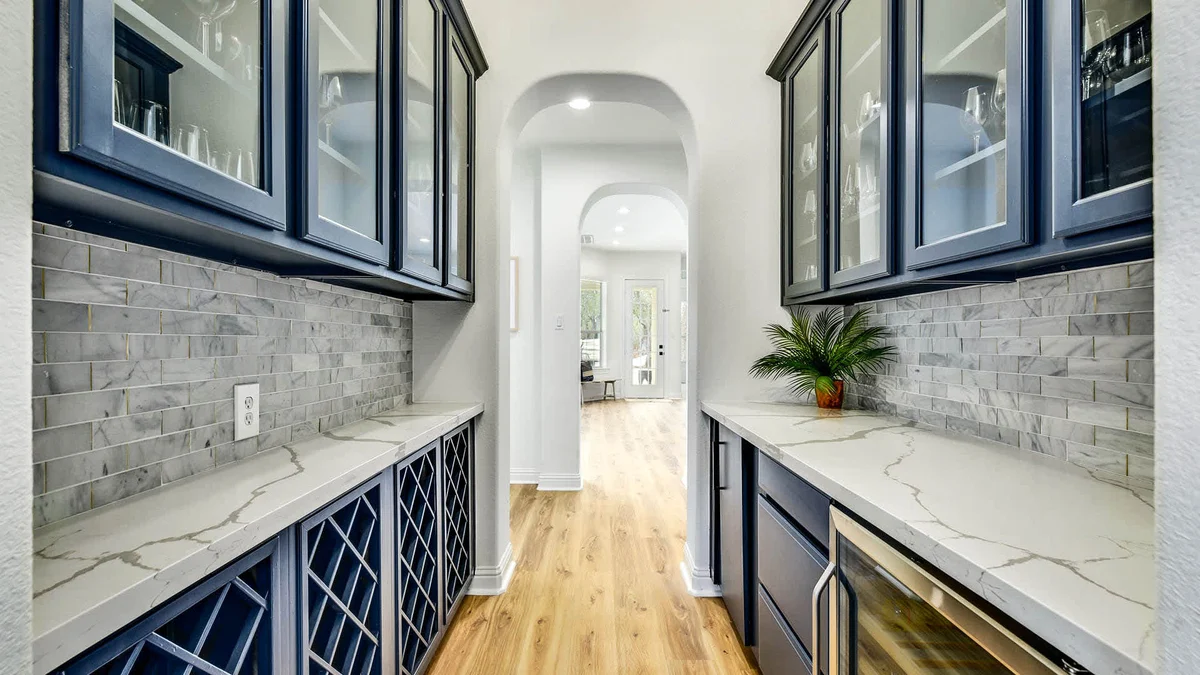 Sleeps 19 | Pool, Game Room | Lake Travis Estate #47