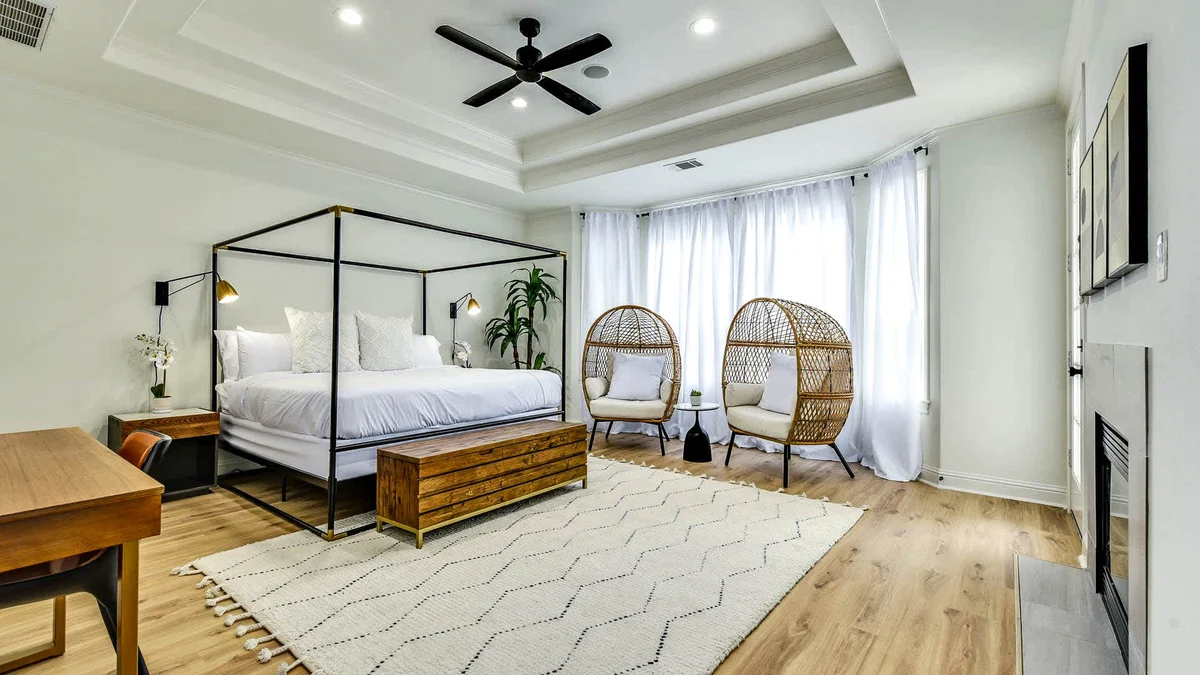 Sleeps 19 | Pool, Game Room | Lake Travis Estate #13