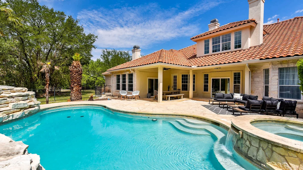 Sleeps 19 | Pool, Game Room | Lake Travis Estate #44