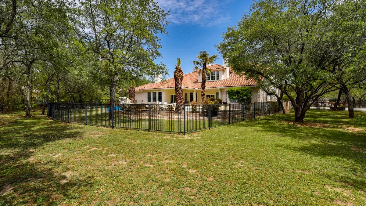 Sleeps 19 | Pool, Game Room | Lake Travis Estate #21