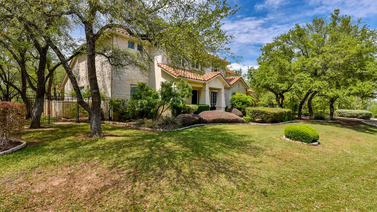Sleeps 19 | Pool, Game Room | Lake Travis Estate #46