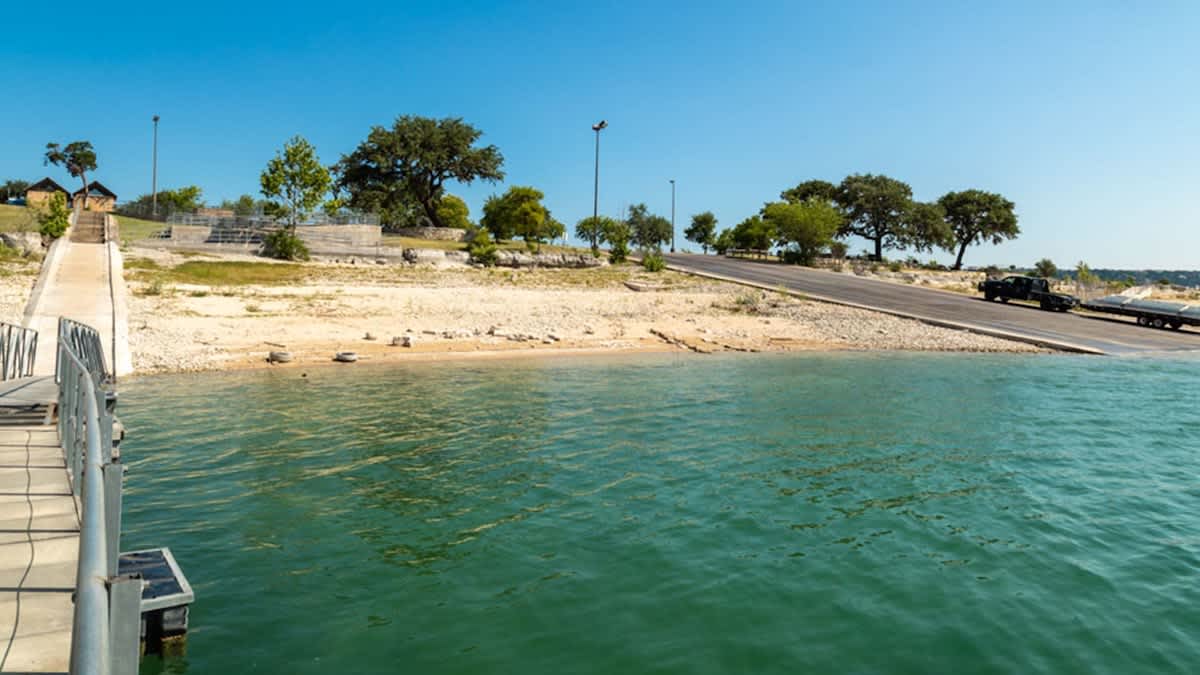 Sleeps 19 | Pool, Game Room | Lake Travis Estate #36