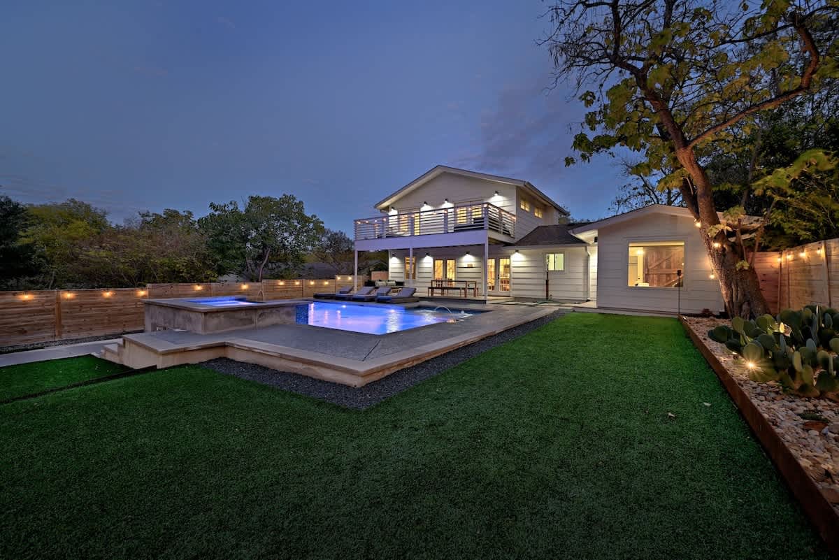 Bach Fave | Pool, Hot Tub, Grill, Mins to Downtown #36