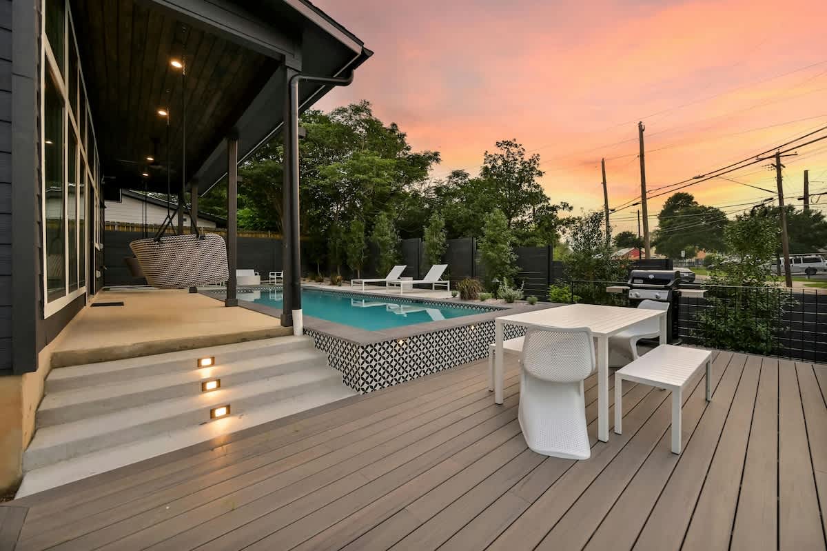 Pool, Lounge, Bar | East Austin Social Retreat #46