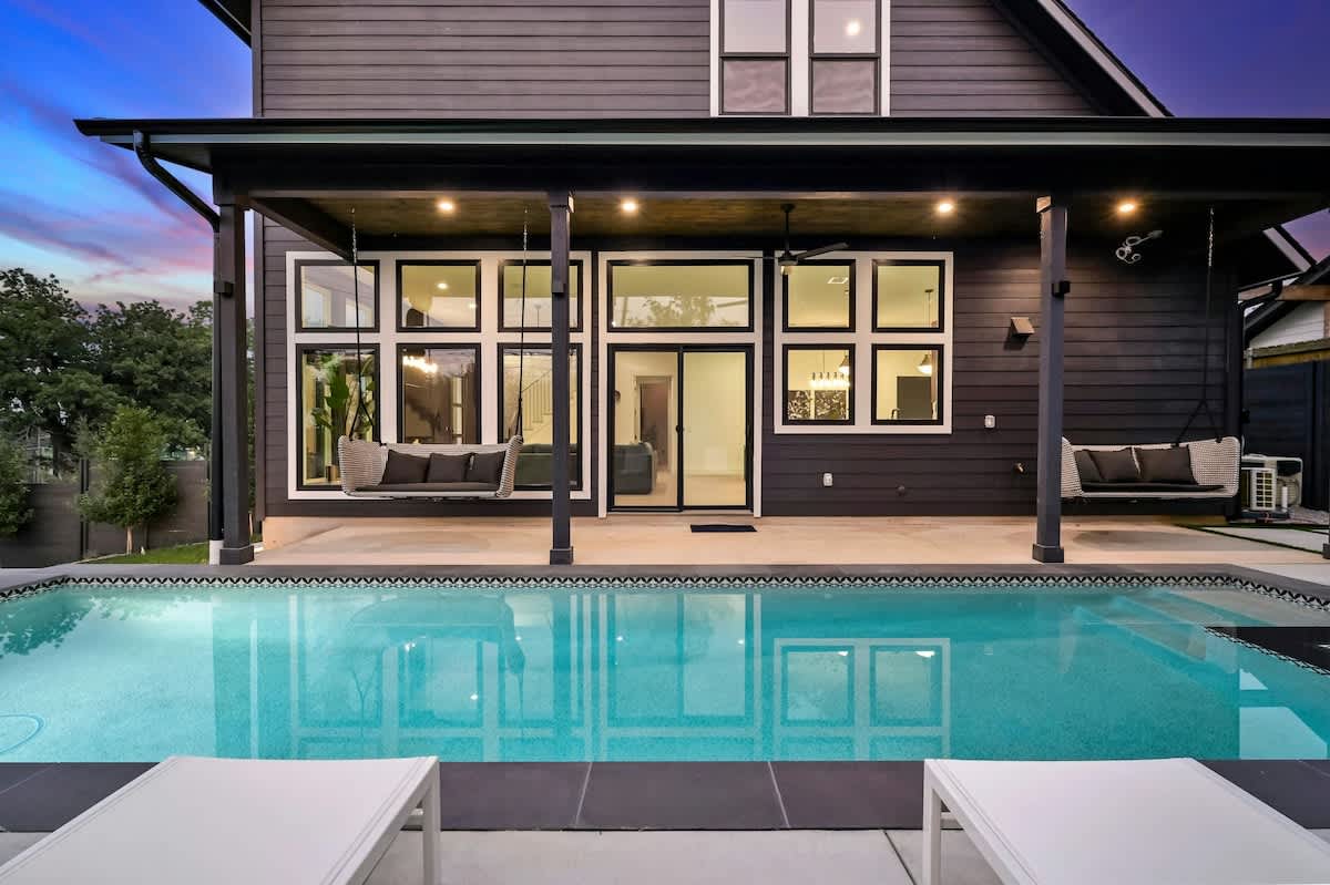 Pool, Lounge, Bar | East Austin Social Retreat #66