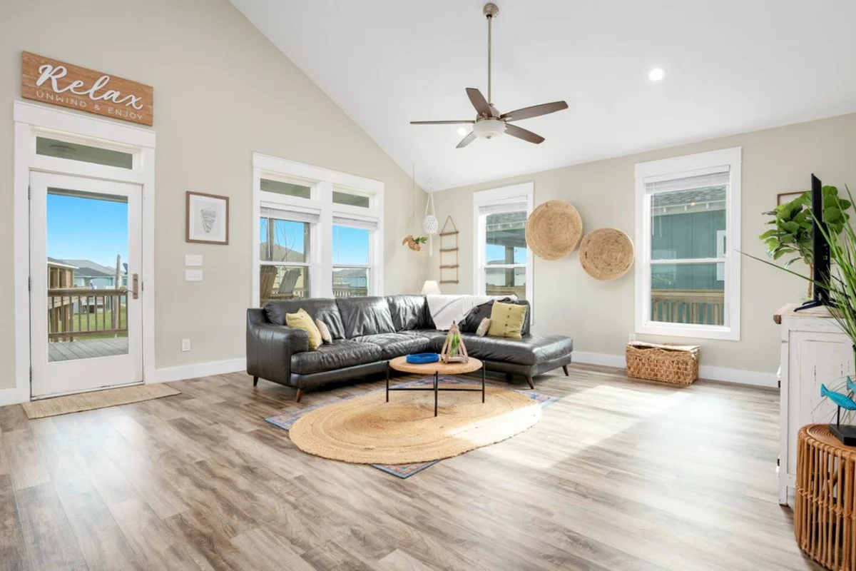 Home in Bolivar Peninsula property photo 3