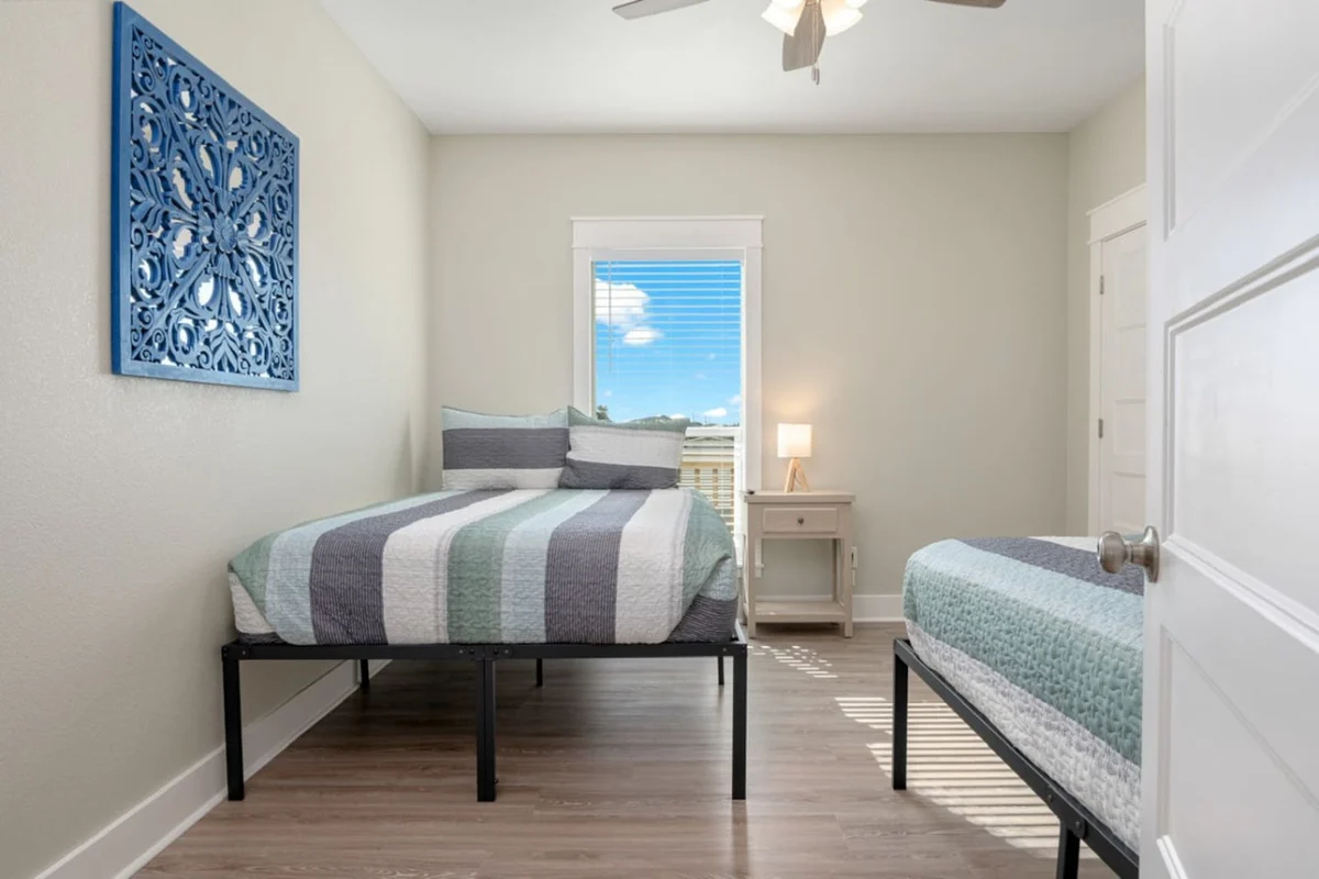 Bedroom 3 image 1