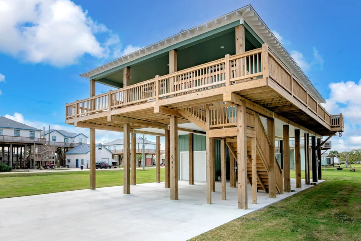 Home in Bolivar Peninsula property photo 5