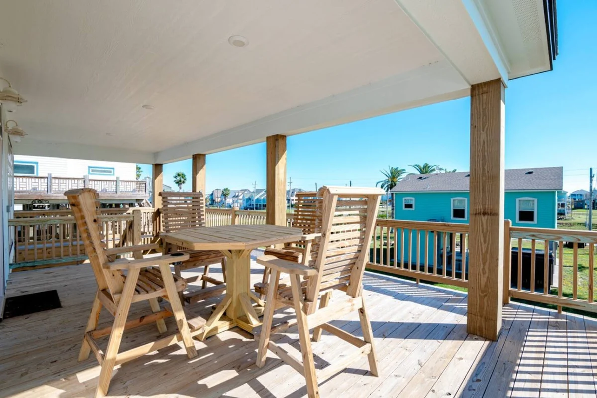Home in Bolivar Peninsula property photo 4