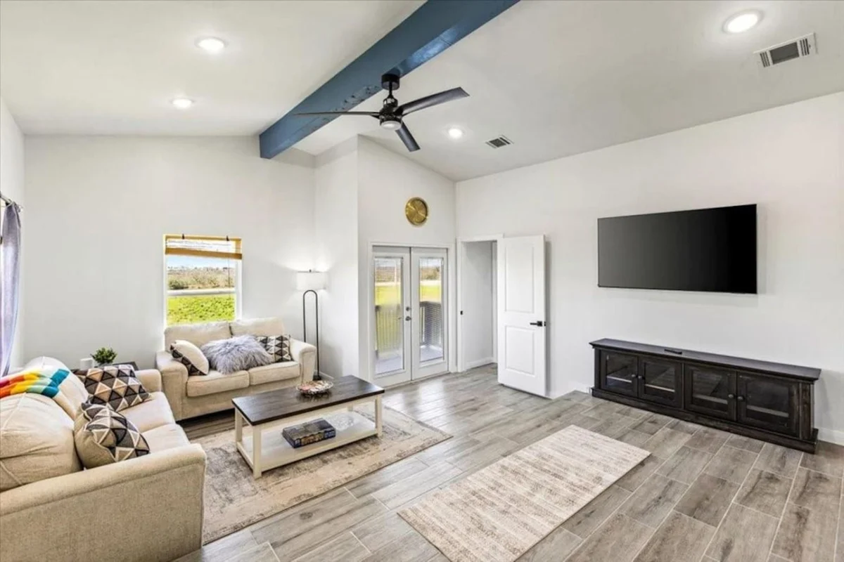 Home in Bolivar Peninsula property photo 2