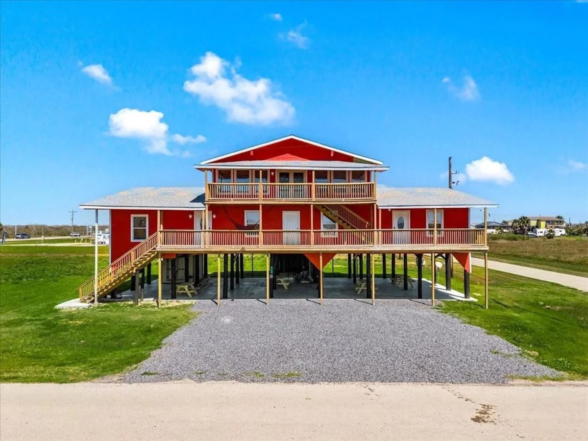 Home in Bolivar Peninsula property photo 5