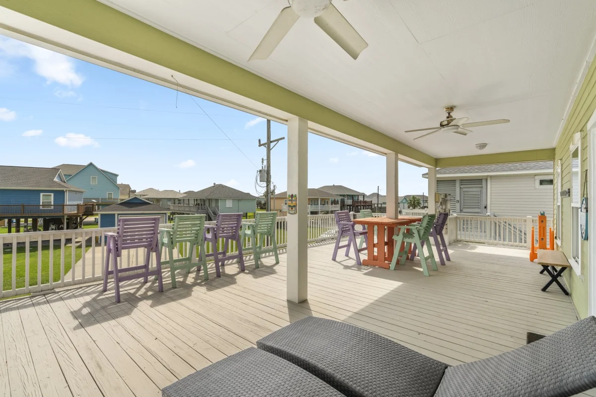 Home in Bolivar Peninsula property photo 3