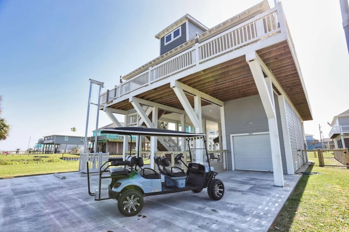 Home in Bolivar Peninsula property photo 2