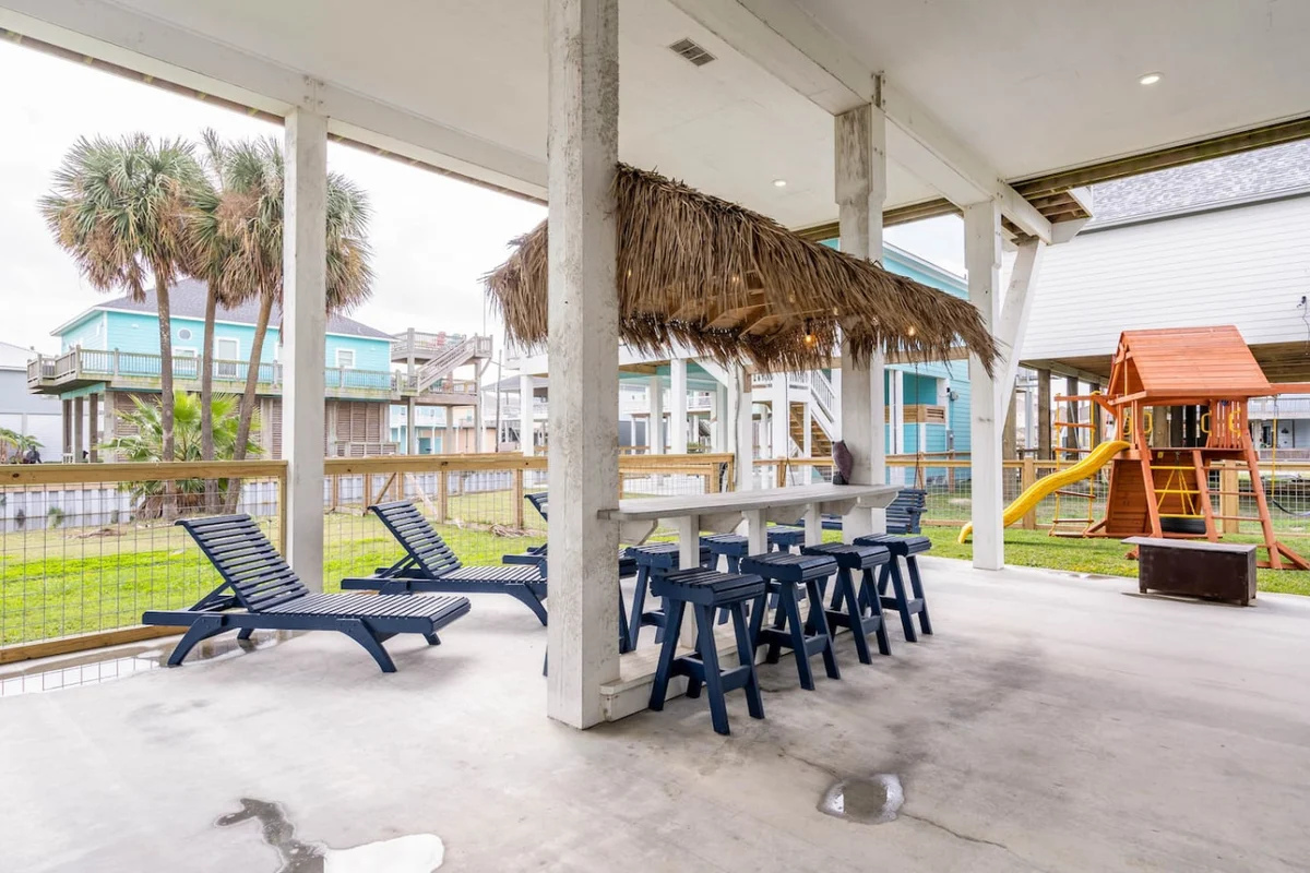Home in Bolivar Peninsula property photo 3