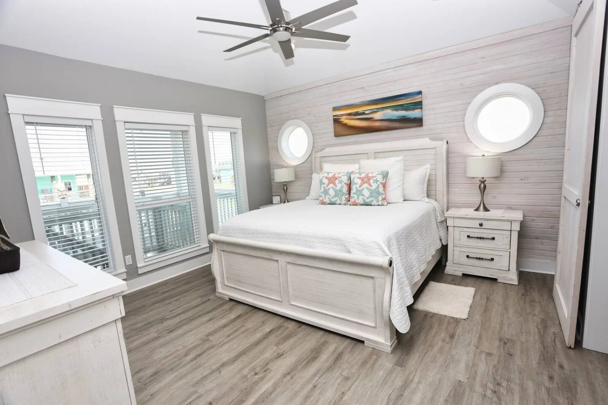 Bedroom 1 image 1